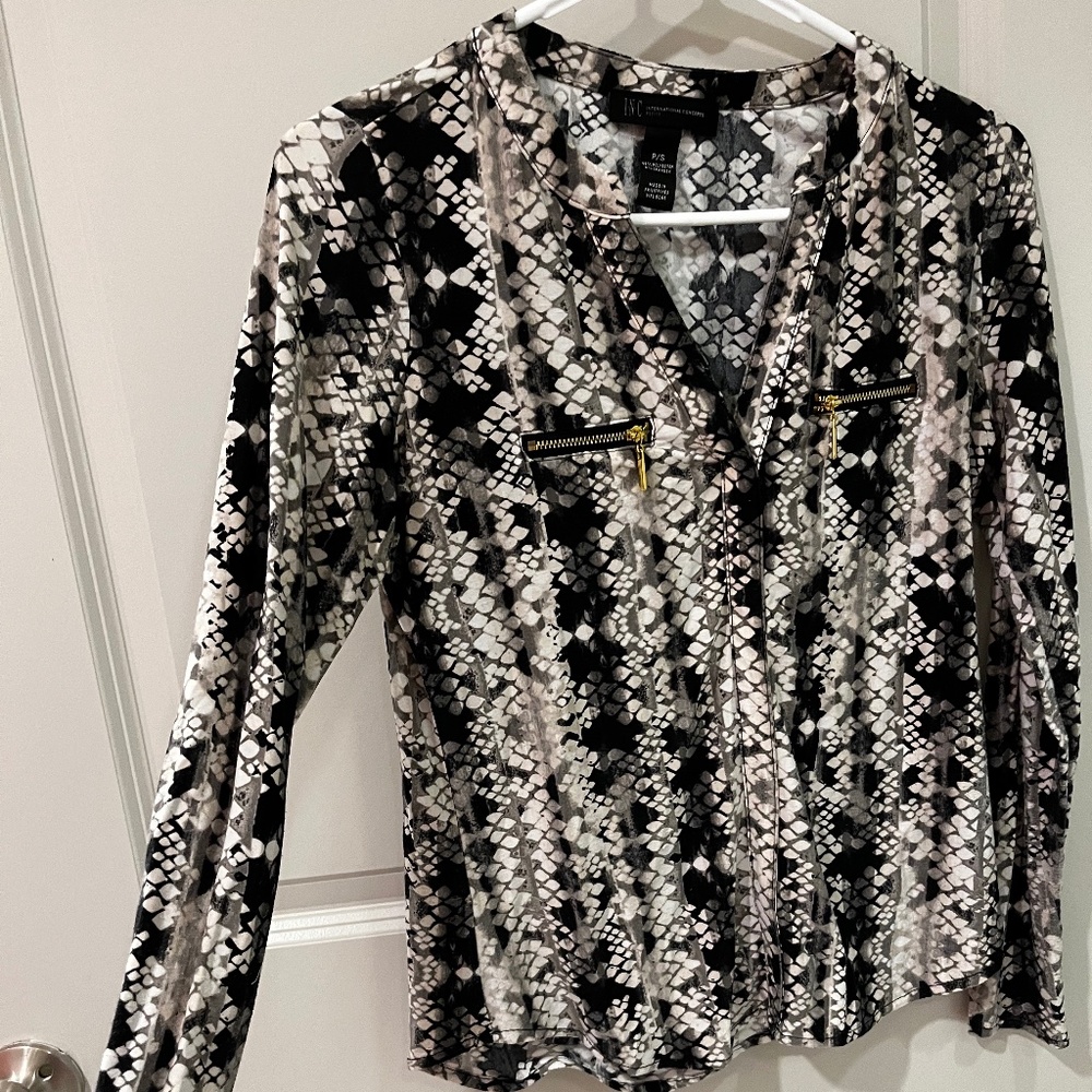 Stylish print work top